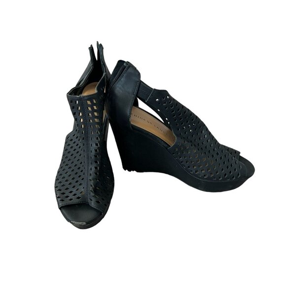 Chinese Laundry Shoes - Chinese Laundry Platform Sandals 7.5 Black Wedge Peep Toes Zipper Closure